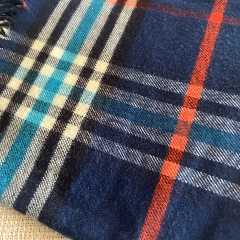 CASHMINK V Fraas Scarf Navy & Red Plaid Scarf Fringe SUPER SOFT